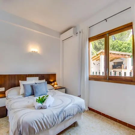 For 9 Guests In