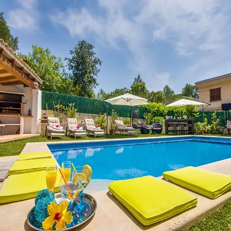 For 9 Guests In Alcudia (Mallorca)