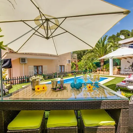 For 9 Guests In