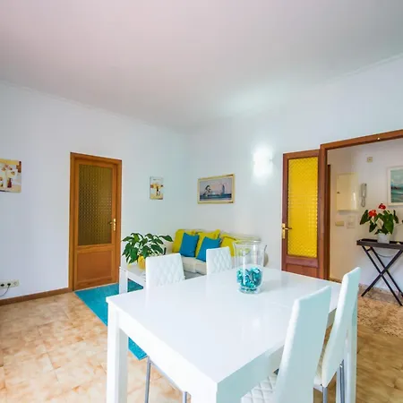 For 9 Guests In *