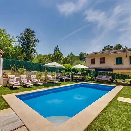 For 9 Guests In