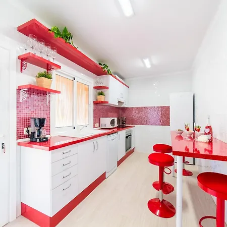 For 9 Guests In *